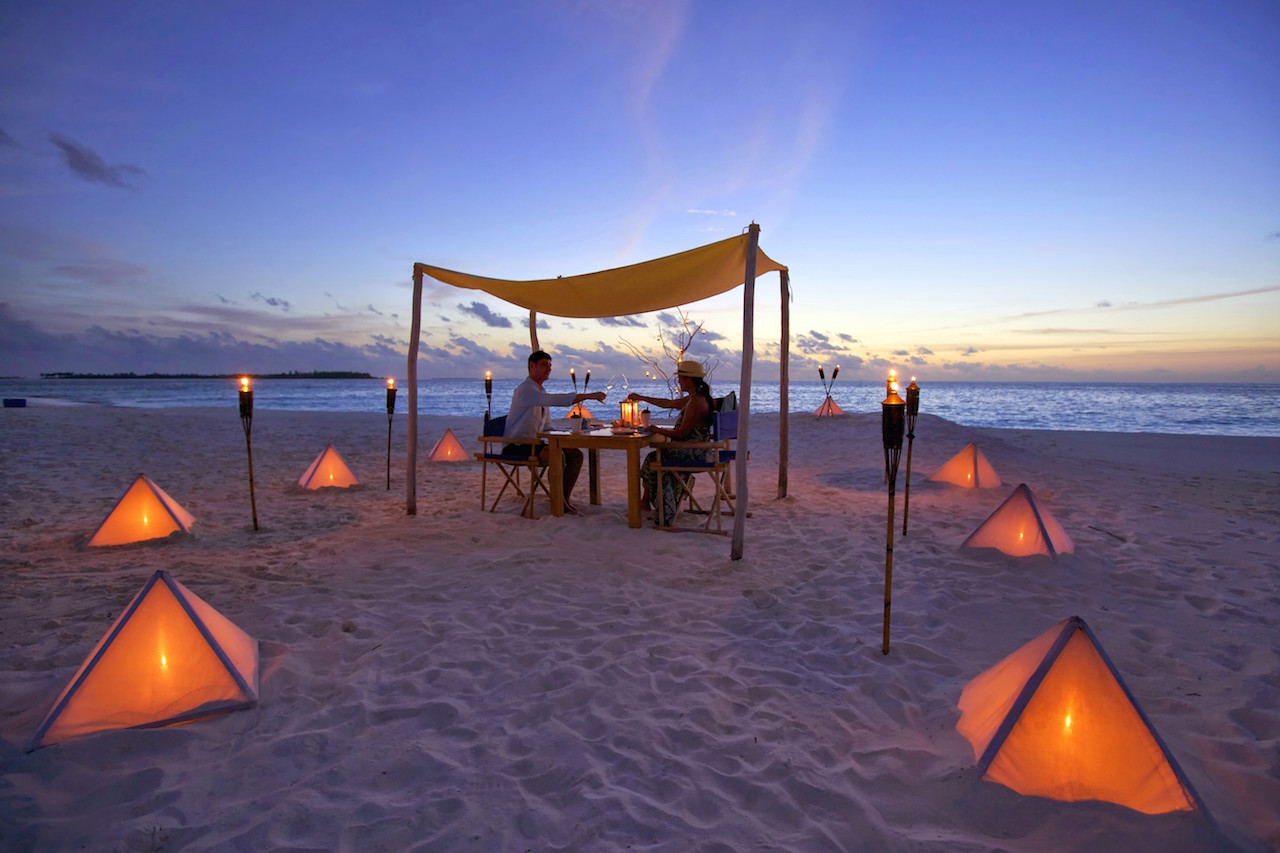 Sandbank Private Beach Dining, Six Senses Laamu