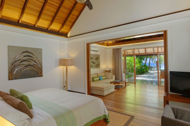 Kurumba Maldives - Accommodation - Beach Villa - Bedroom